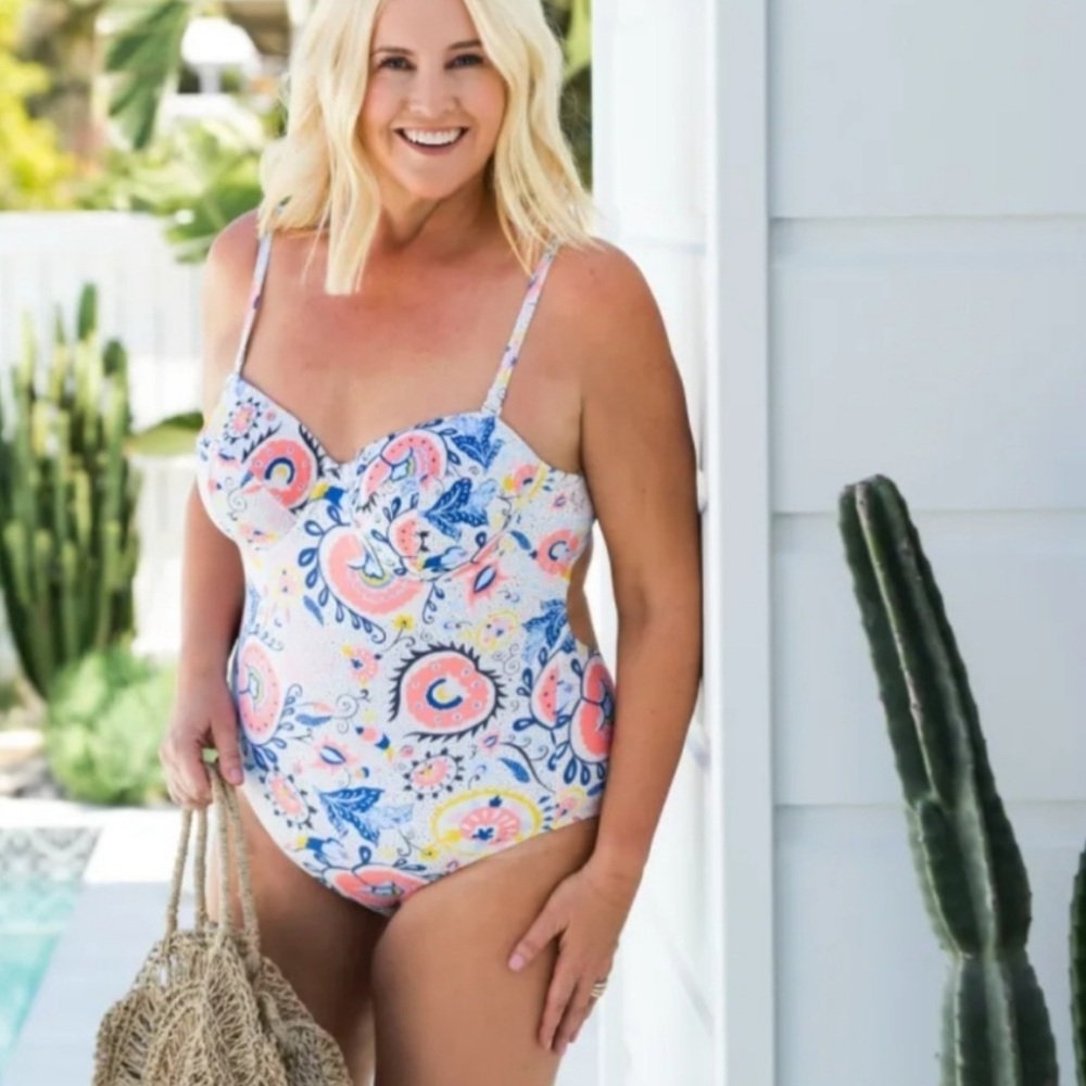 Lilly & Lime Suzani Stone Balconette
One Piece Size 34FF